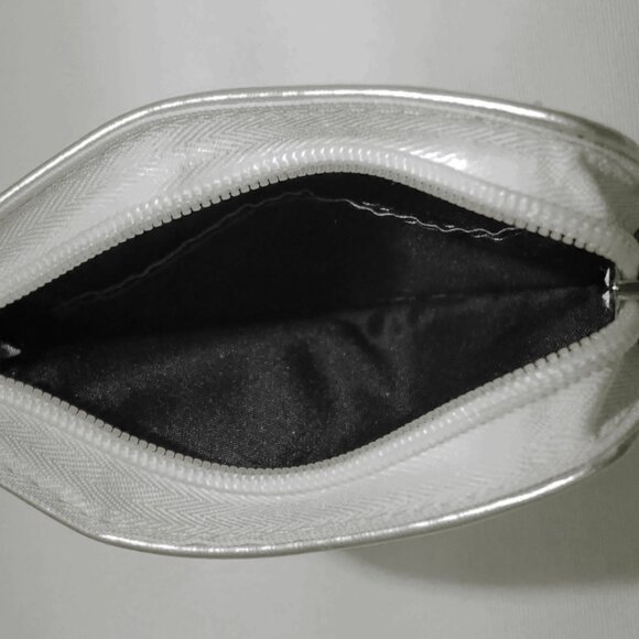 Jeffree Star Halloween Cleaver/Hatchet/Butcher Knife Wristlet - Picture 3 of 4